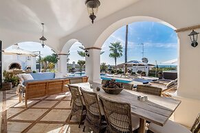 Super Villa Near Beach with Heated Pool