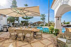 Super Villa Near Beach with Heated Pool