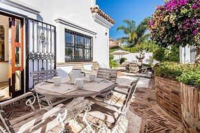 Super Villa Near Beach with Heated Pool