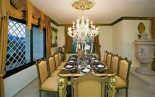 Unique Luxurious and Palacial Villa