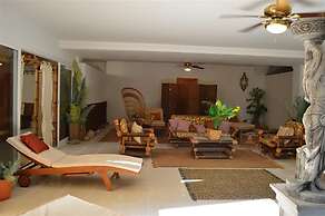 Unique Luxurious and Palacial Villa