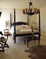 Unique Luxurious and Palacial Villa