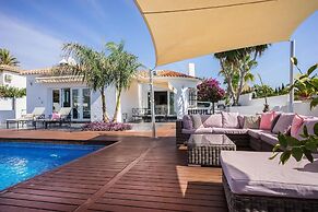 Great Beach Side Villa – Semi Heated Pool