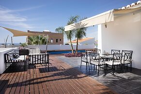 Great Beach Side Villa – Semi Heated Pool