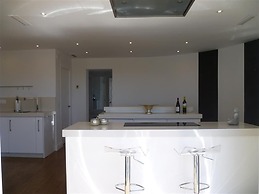 Great Beach Side Villa – Semi Heated Pool