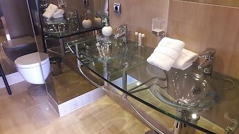  Beach Apartment With Spa & Gym