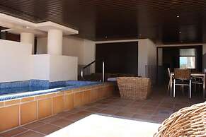 2 Beds Apartment with Private Pool