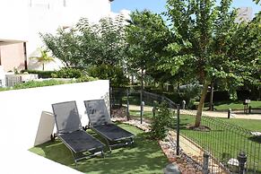 Private Pool Apartment Near Beach