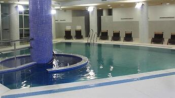 Private Pool Apartment Near Beach