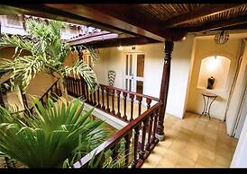 El Club Hotel