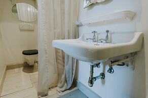 Boulevard Leopold Rooms & Suites