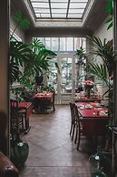 Boulevard Leopold Rooms & Suites