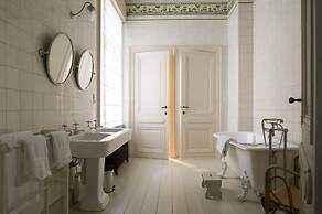 Boulevard Leopold Rooms & Suites