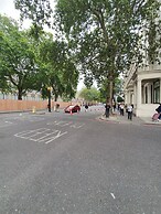 Studio Apartment in South Kensington 16