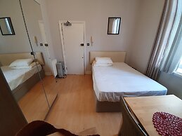 Studio Apartment in South Kensington 16