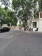 Studio Apartment in South Kensington 16