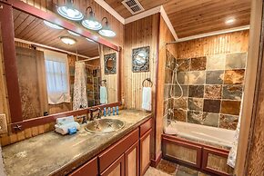 Star Haus DT 292 5 Bedroom Home by RedAwning