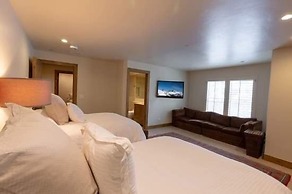 Northwoods Private Penthouse with Effortless Ski-In Ski-Out Access by 