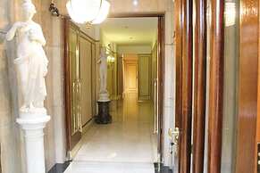 Apartment Rod Pena By Hart