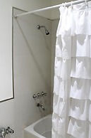 Apartment Rod Pena By Hart