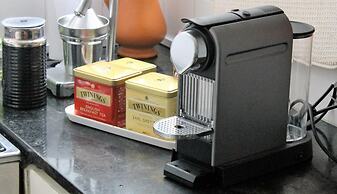 Apartment Rod Pena By Hart