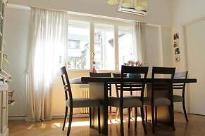 Apartment Rod Pena By Hart