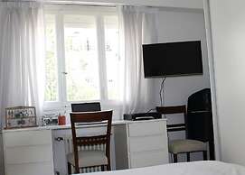 Apartment Rod Pena By Hart