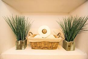 Casa Blanca Boutique & Organic