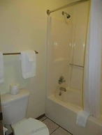 Honeysuckle Inn - Mountain View