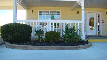 Honeysuckle Inn - Mountain View