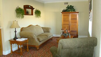 Honeysuckle Inn - Mountain View