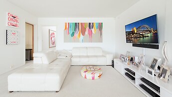 Harbour Front Single Level Apartment