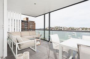 Harbour Front Single Level Apartment