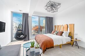 Mythos Luxury Suites