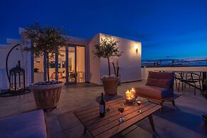 Mythos Luxury Suites