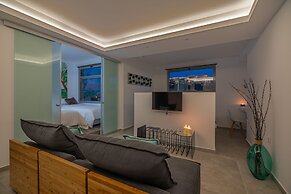 Mythos Luxury Suites