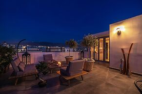 Mythos Luxury Suites