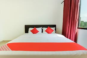 Super OYO 89495 Rich Hotel