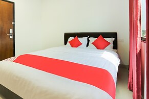 Super OYO 89495 Rich Hotel