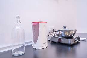 OYO Home 44047 Extraordinary 1br Rev.o