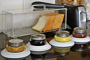 Alia Boutique Pasar Baru