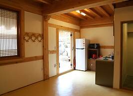 Hadong Today Sun Hanok Traditional House