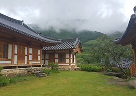 Hadong Today Sun Hanok Traditional House