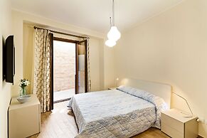 Calipso Seaview Flat with Private Parking