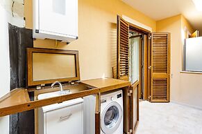 Calipso Seaview Flat with Private Parking