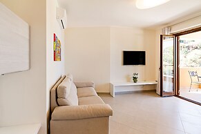 Calipso Seaview Flat with Private Parking