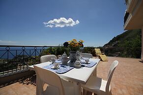 Fontana Vecchia Seaview Apartment 