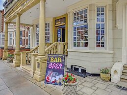 Empire Hotel