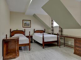 Empire Hotel