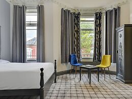 Empire Hotel